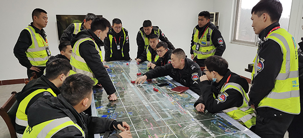 1681885186135722.jpg 以培訓(xùn)促根基 以演練夯基礎(chǔ) 綿陽(yáng)機(jī)場(chǎng)消防護(hù)衛(wèi)部多措并舉防火災(zāi)隱患3.jpg